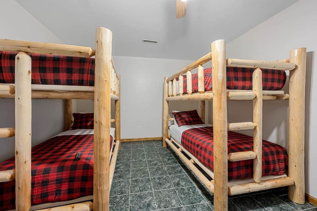 Dog Friendly! Views! Hot Tub! Close To Pf! Gsmnp Севьервилл Экстерьер фото