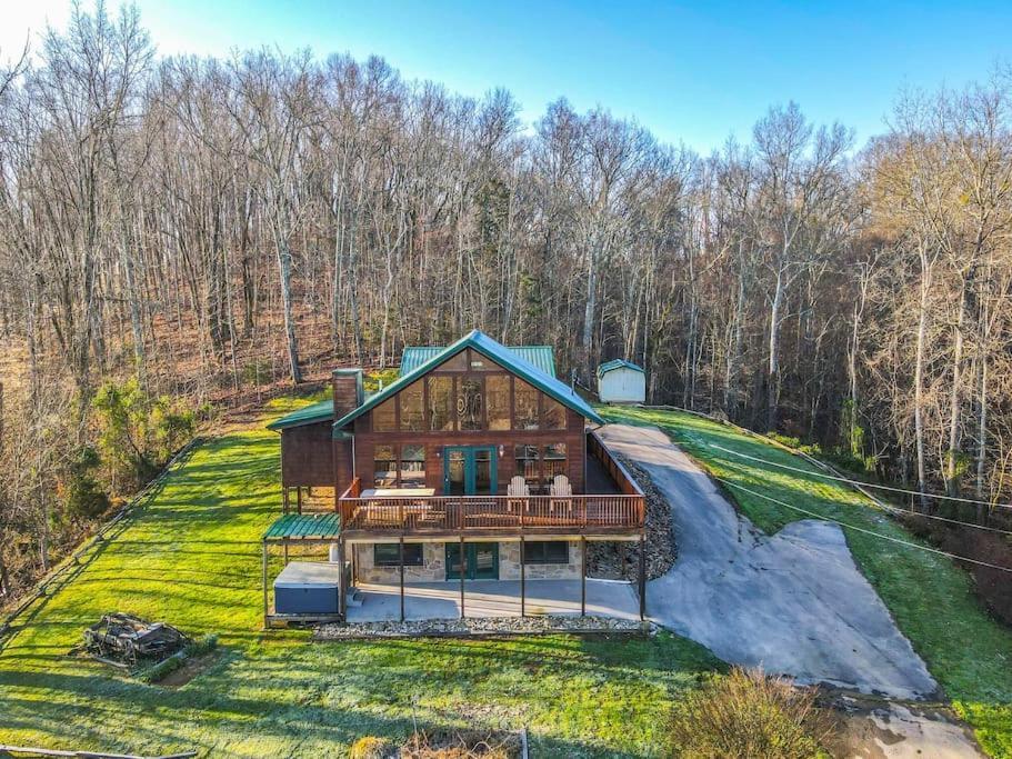 Dog Friendly! Views! Hot Tub! Close To Pf! Gsmnp Севьервилл Экстерьер фото