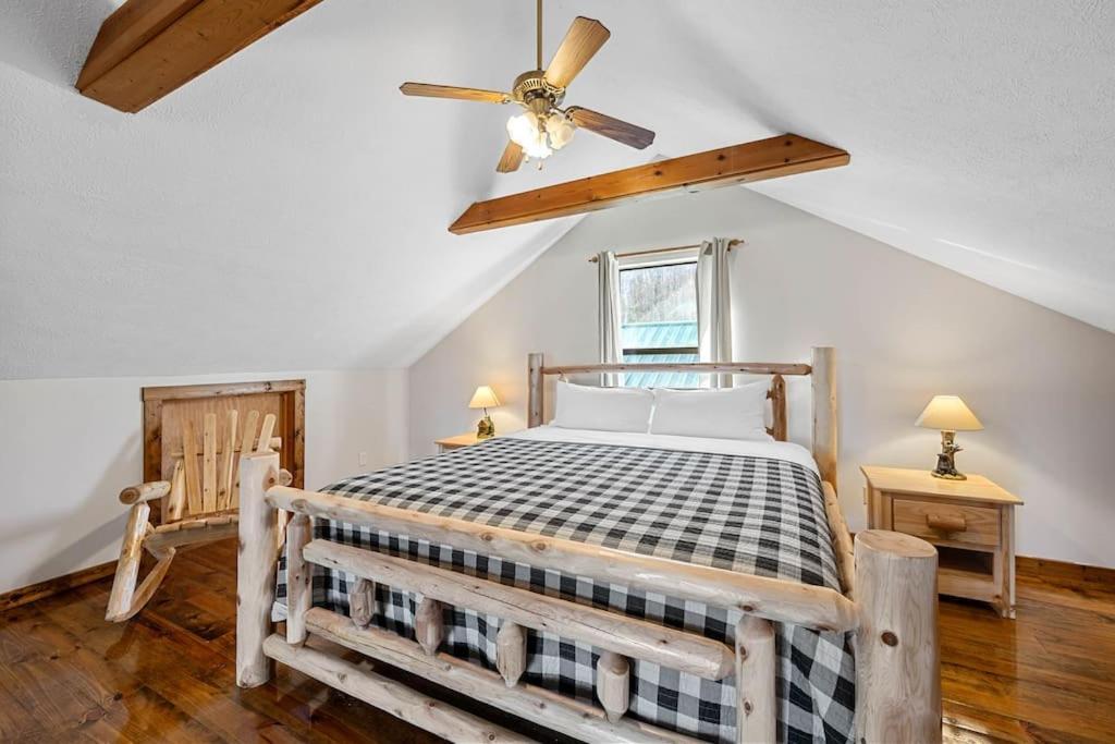 Dog Friendly! Views! Hot Tub! Close To Pf! Gsmnp Севьервилл Экстерьер фото