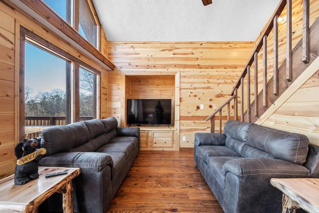 Dog Friendly! Views! Hot Tub! Close To Pf! Gsmnp Севьервилл Экстерьер фото