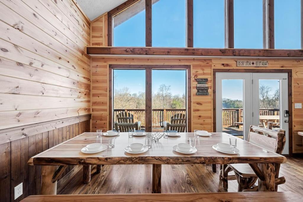 Dog Friendly! Views! Hot Tub! Close To Pf! Gsmnp Севьервилл Экстерьер фото